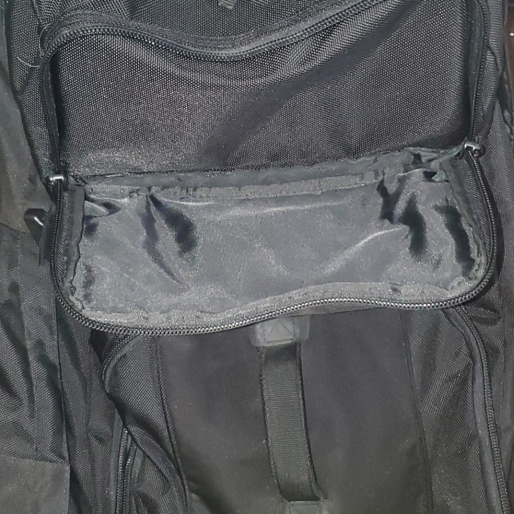 ROCKSTAR ENERGY WHEELED TRAVEL BAG - Picture 4 of 7
